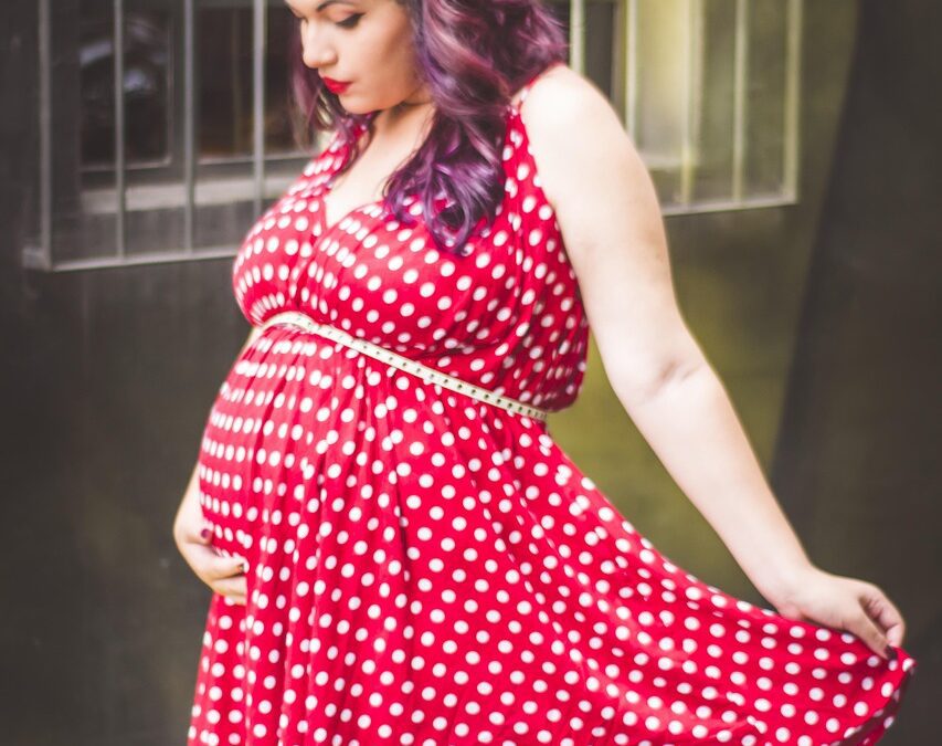 Tips for Summer Fashion During Surrogacy